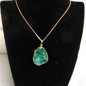 New Green Dyed Natural Crystal Pendant Necklace